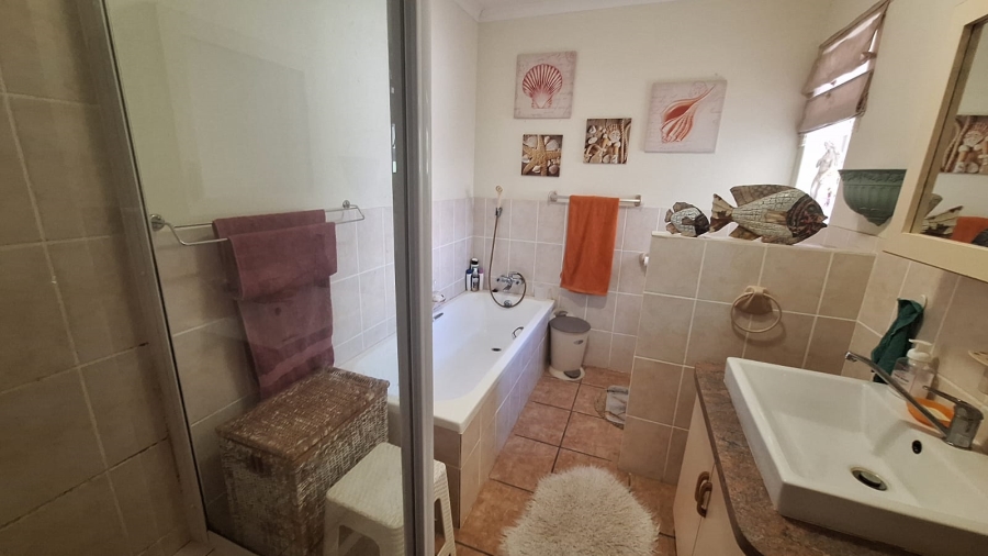3 Bedroom Property for Sale in Stilbaai Wes Western Cape